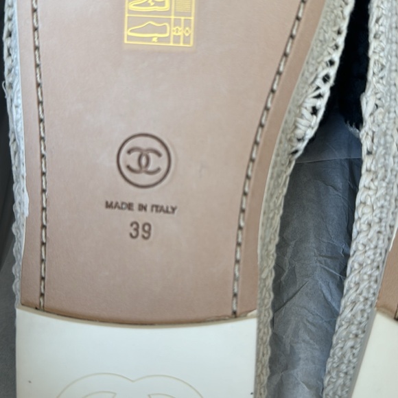 Chanel Black 23C ivory knit camellia flower slides flats sandals sz 39 with box - Picture 9 of 10